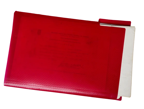 carpeta roja